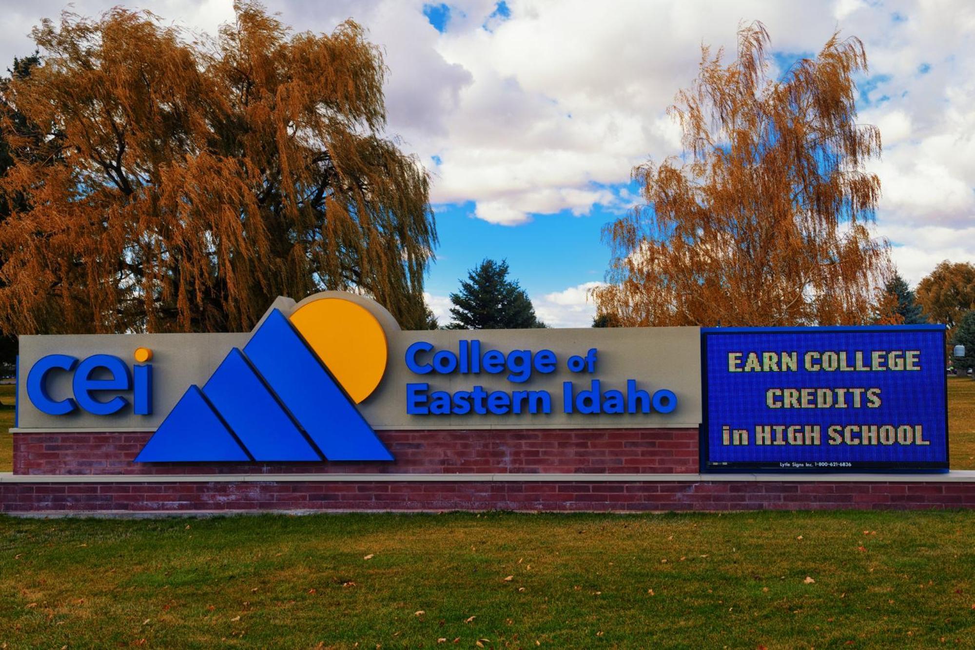 Holiday Inn Express Hotel & Suites Idaho Falls By Ihg Екстериор снимка