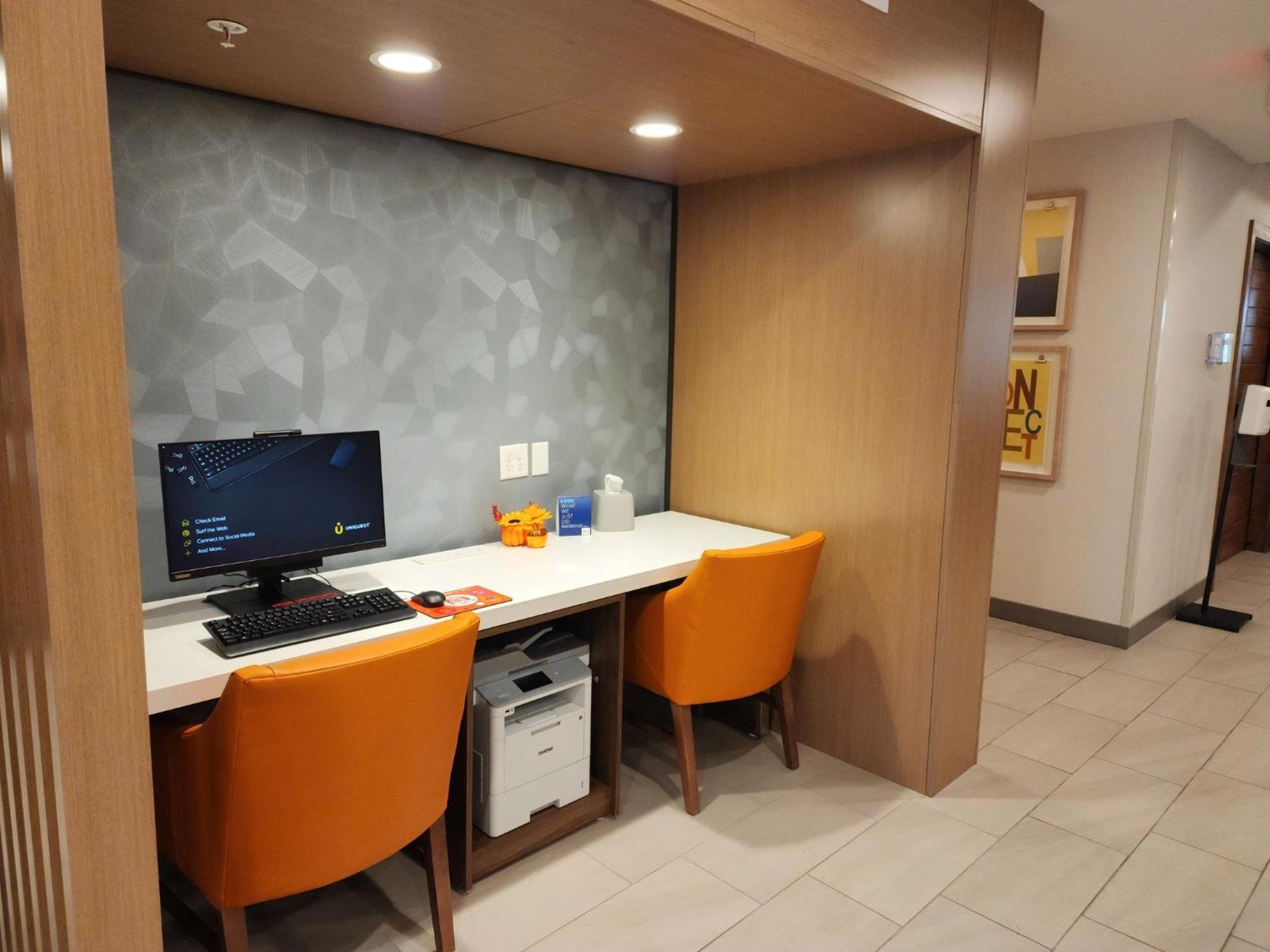 Holiday Inn Express Hotel & Suites Idaho Falls By Ihg Екстериор снимка