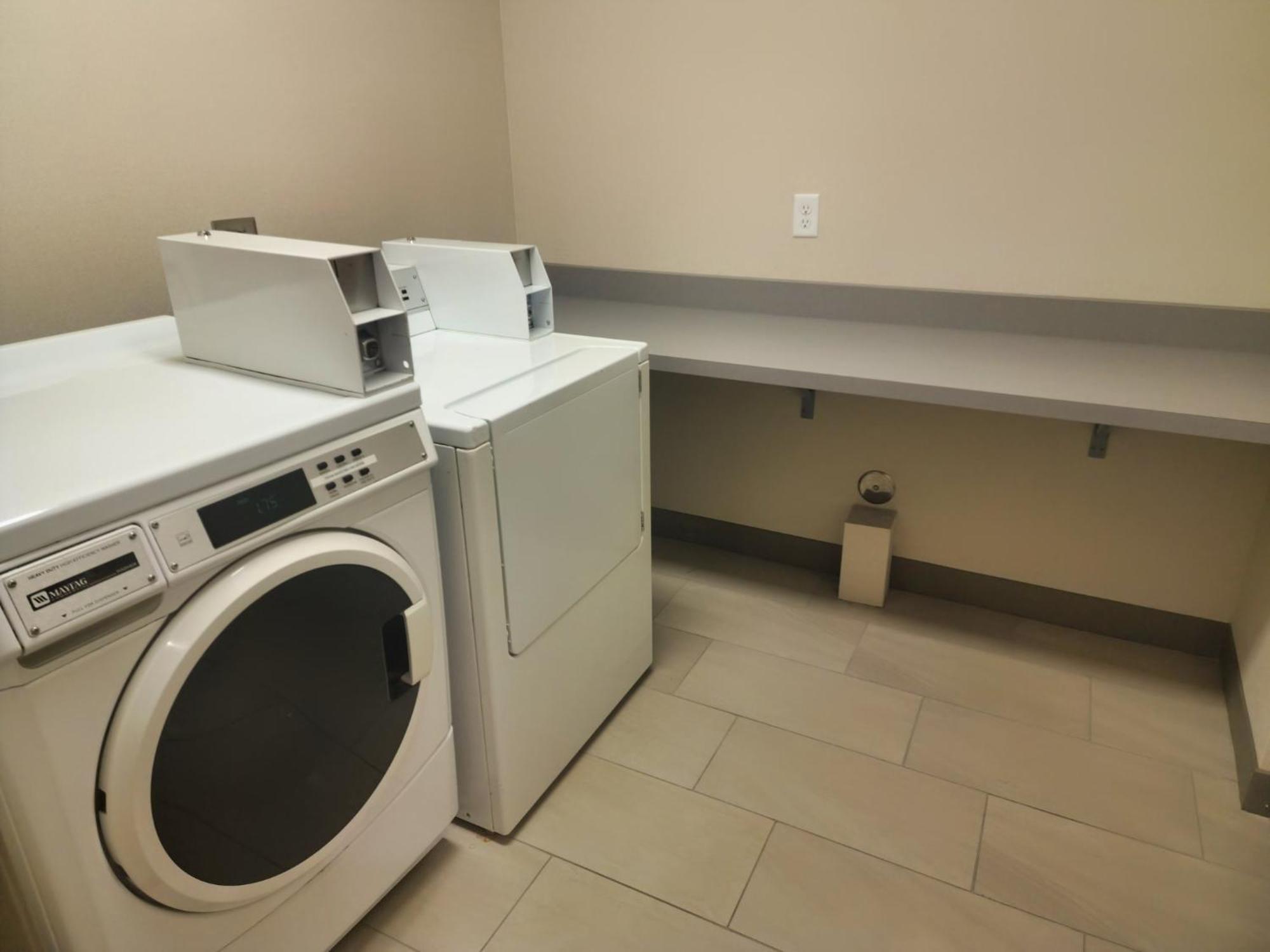 Holiday Inn Express Hotel & Suites Idaho Falls By Ihg Екстериор снимка