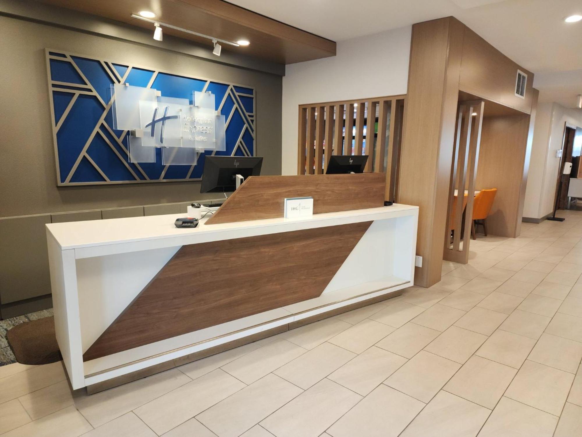 Holiday Inn Express Hotel & Suites Idaho Falls By Ihg Екстериор снимка